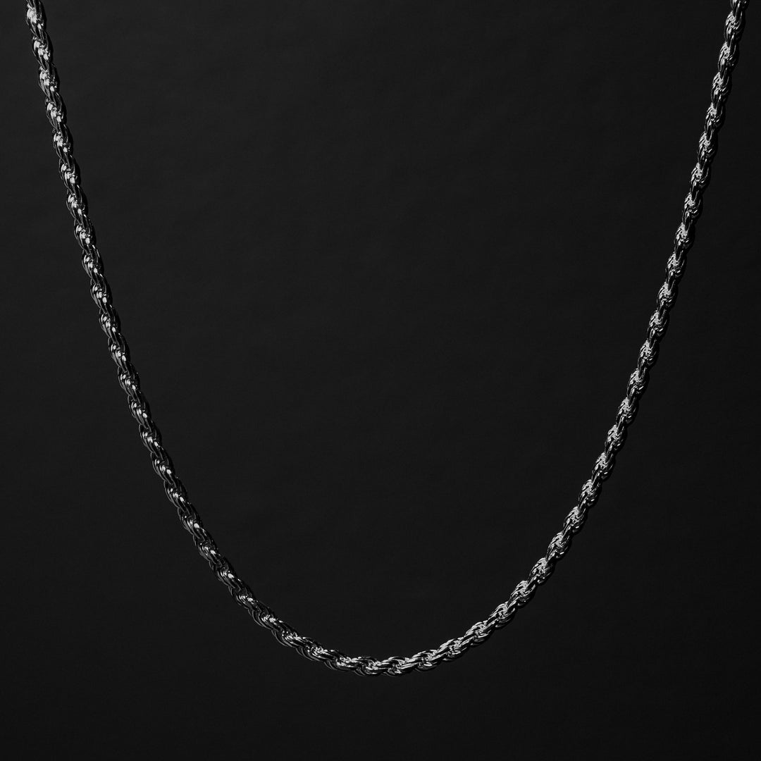 Sterling silver diamond cut rope chain 3.1mm neck shot