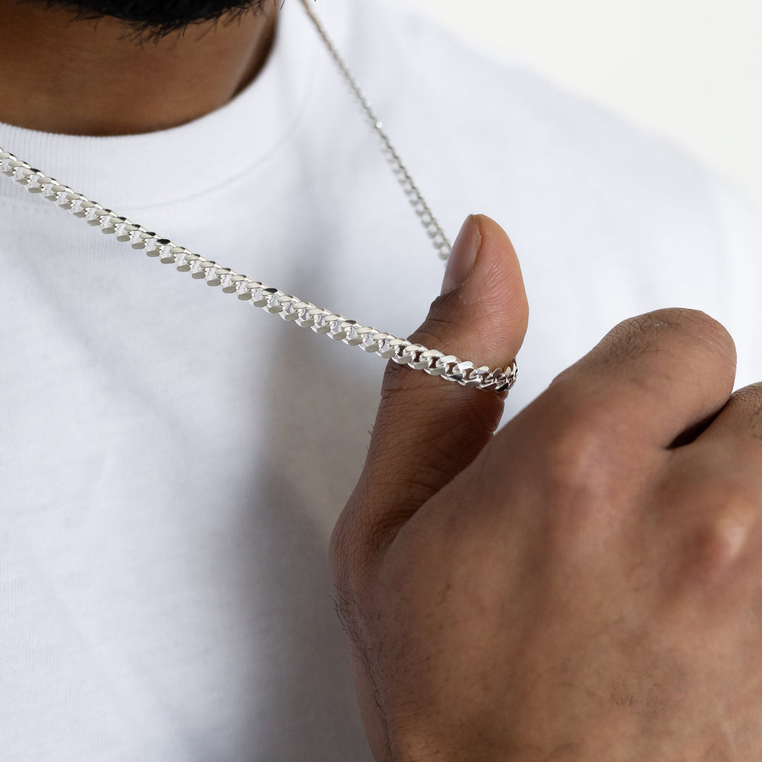 Made from 100% sterling silver with a 925 stamp, sturdy and stylish look for men, best quality silver chain for men