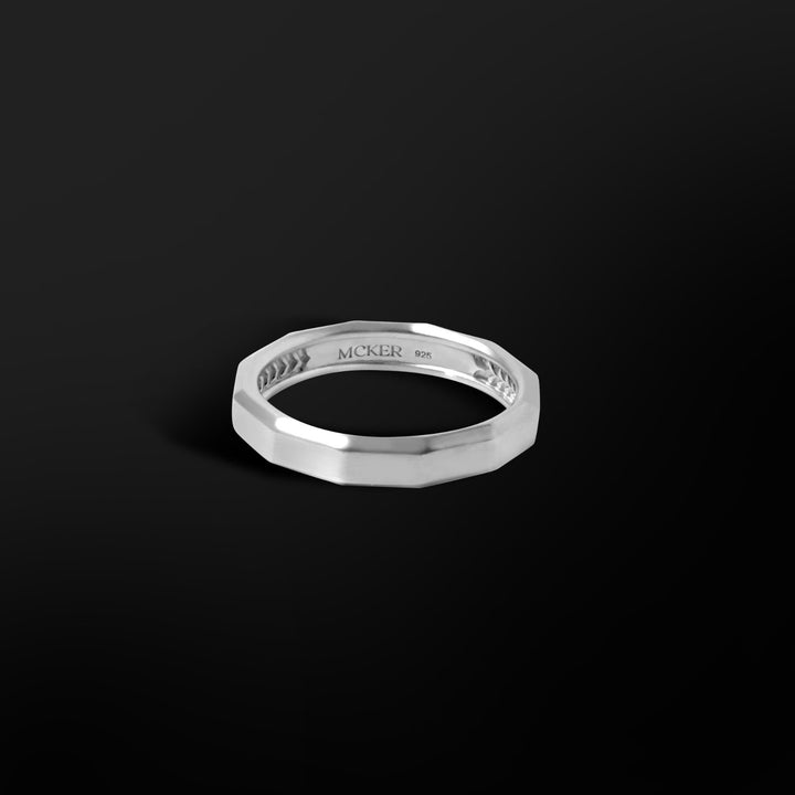 Twelve cut ring